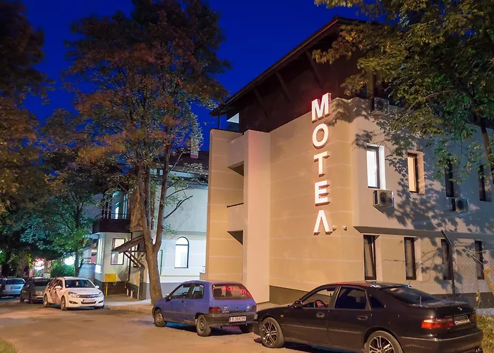 Motel Complex Friends