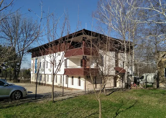 Complex Friends Motel